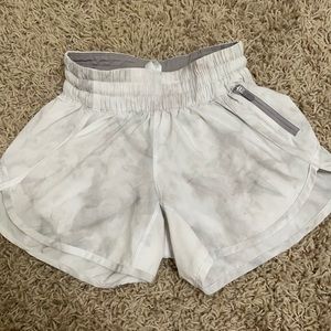 lululemon tracker shorts